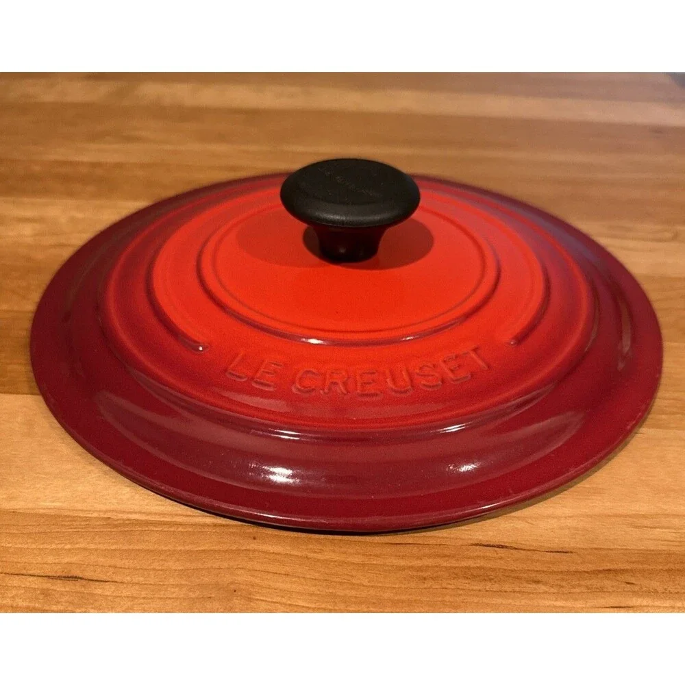 Le Creuset Dutch Oven ORANGE/RED #26 5.5 Qt  11.5